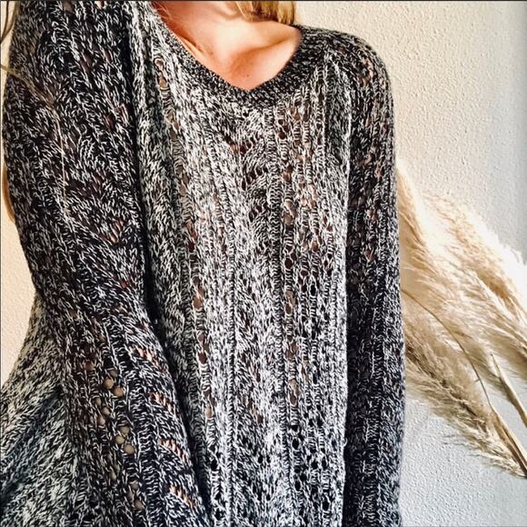 ANTHROPOLOGIE LeifNotes Grey Black White Two Tone Lace Back Sweater Pullover M - Picture 3 of 10